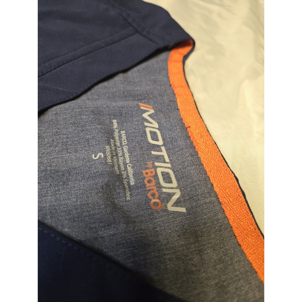 Motion by Barco Navy Scrub Top Womens Small Stretch Pockets V Neck NWT - Picture 4 of 8